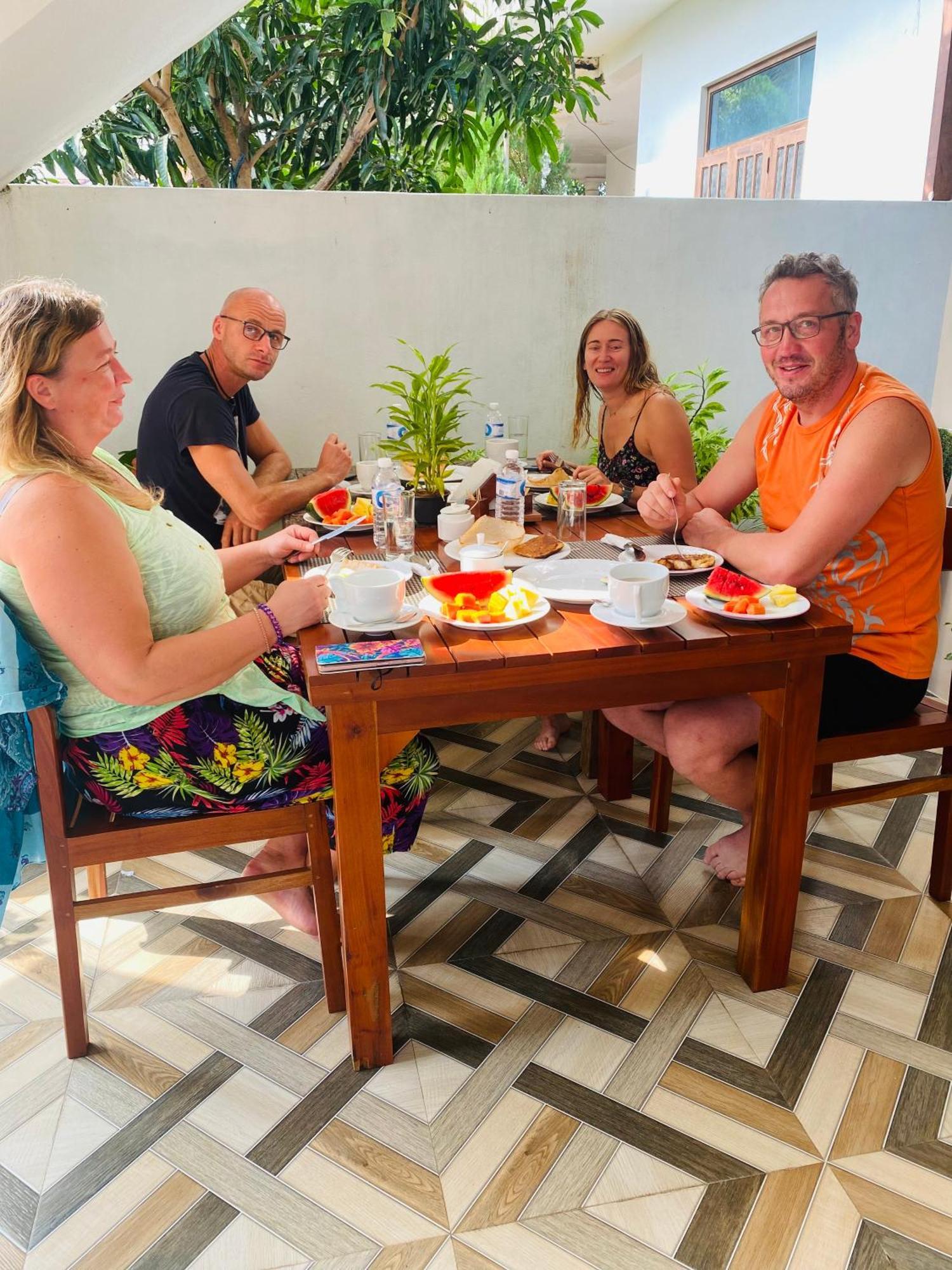 Mario Family Villa And Restaurant Negombo Exterior foto
